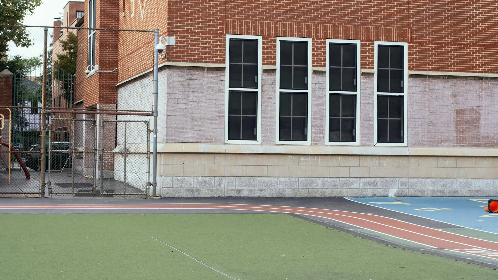 Meadowlawn Middle School — homes and neighborhoods in the attendance zone
